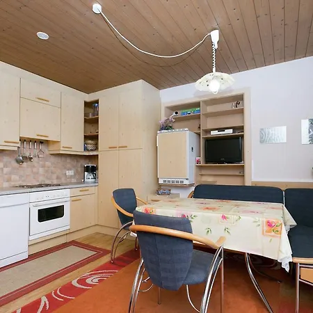 Monika 1 Apartment Fuegen